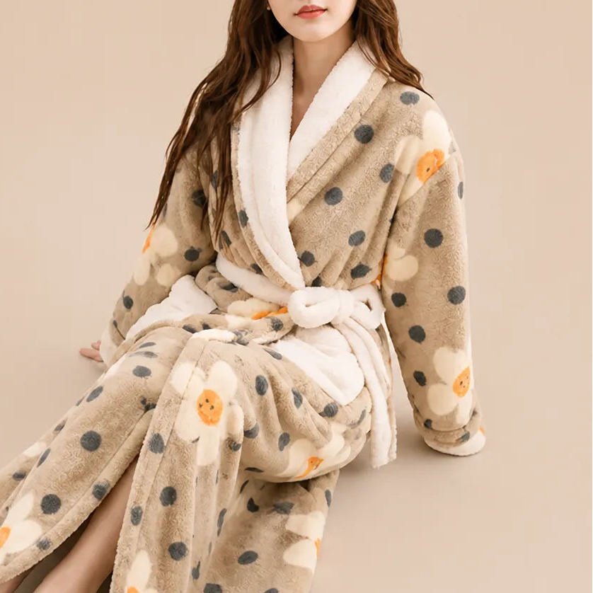 La boutique du peignoir Peignoir Femme Polaire - Long à Col Blanc, Camel à Pois et Fleurs