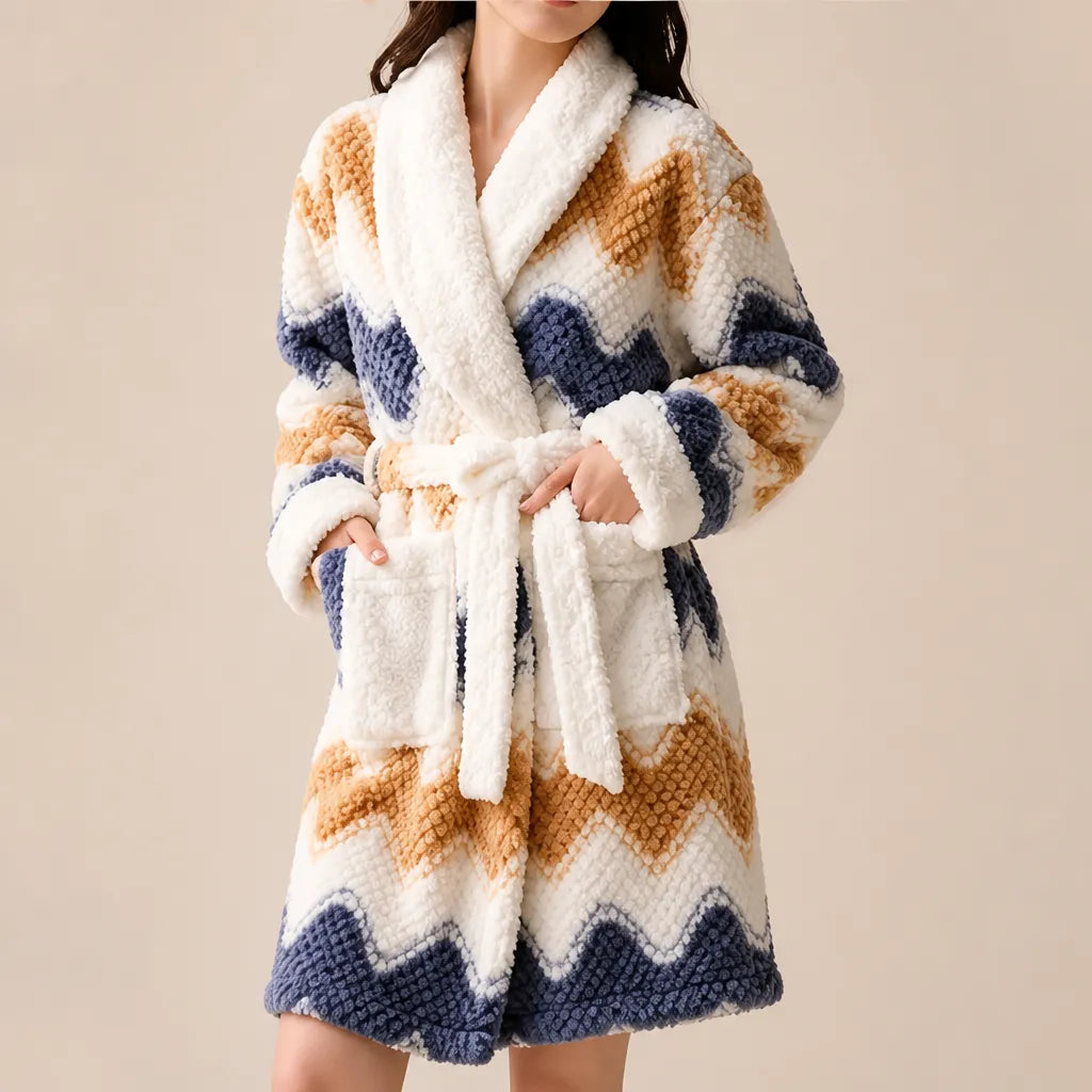 La boutique du peignoir Peignoir Femme Polaire - Texturé à Col Blanc, Zigzag Bleu et Ocre