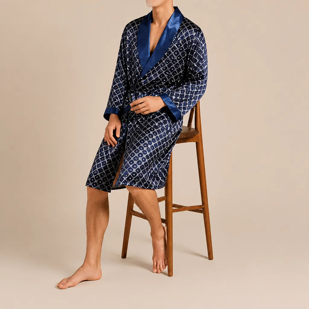 La boutique du peignoir Peignoir Homme Luxe - Kimono en Satin, Bleu Marine à Motifs