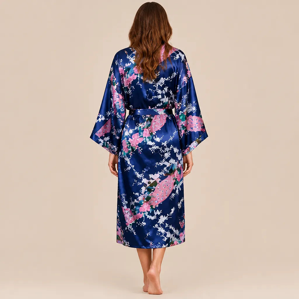 La boutique du peignoir Peignoir Kimono Femme - Court en Satin à Paons, Bleu Marine