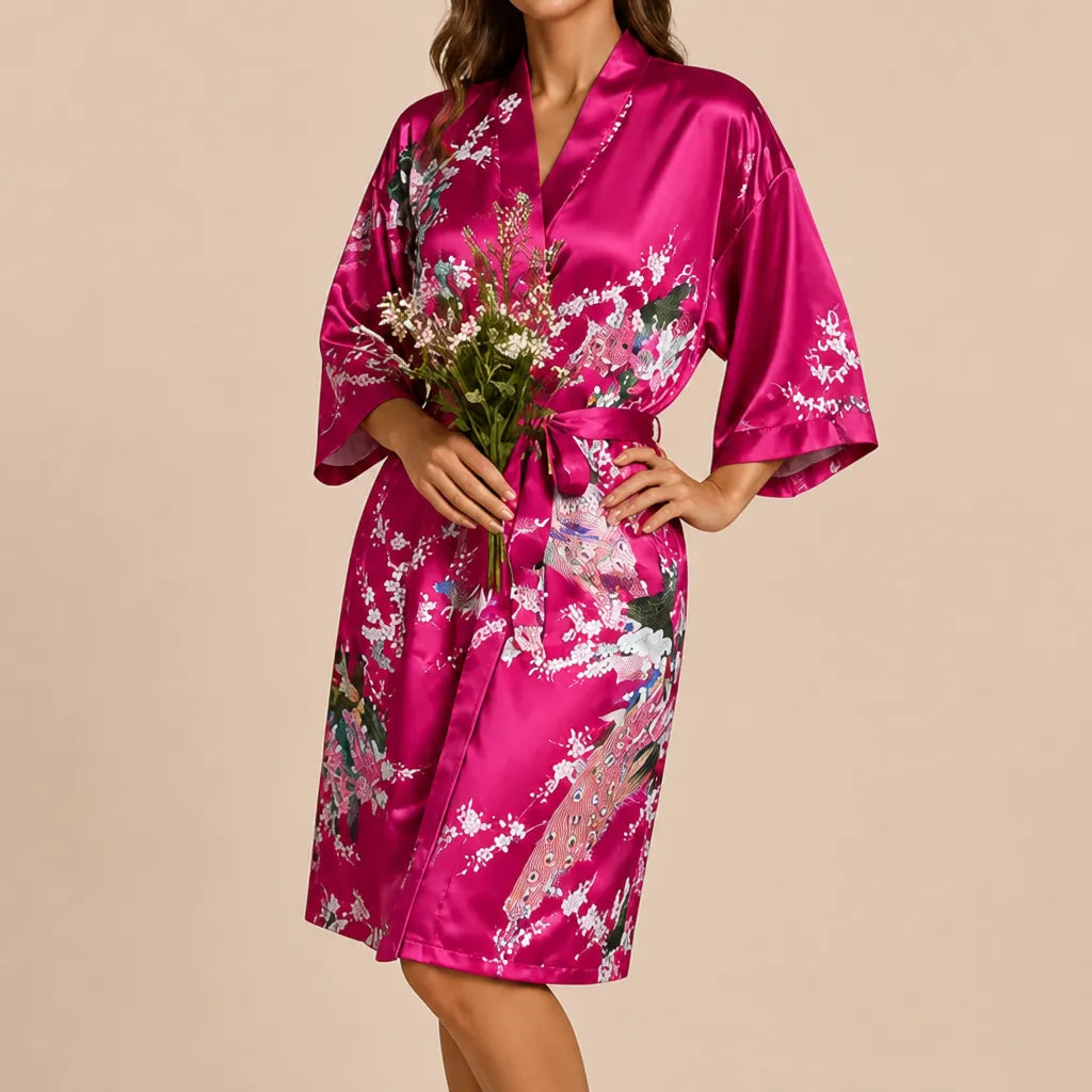 La boutique du peignoir Peignoir Kimono Femme - Court en Satin à Paons, Fuchsia
