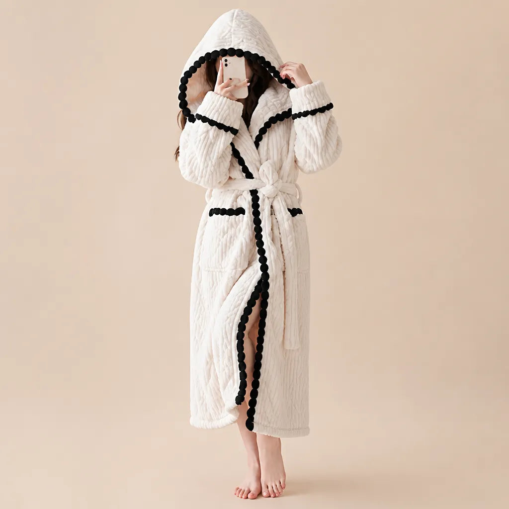 La boutique du peignoir Peignoir Capuche Femme - Bordure à Pompons Noirs, Écru