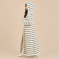 La boutique du peignoir Peignoir Capuche Femme - Long en Polaire Imprimée, Blanc Rayé Noir