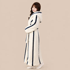La boutique du peignoir Peignoir Capuche Femme - Long en Polaire Imprimée, Écru Rayé Marine