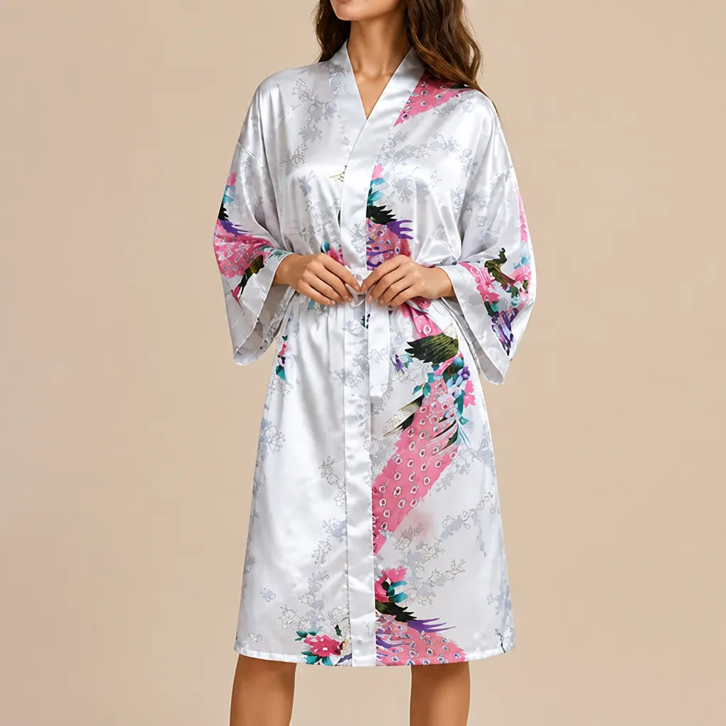 La boutique du peignoir Peignoir Kimono Femme - Court en Satin à Paons, Blanc