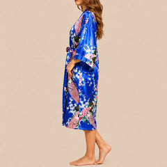 La boutique du peignoir Peignoir Kimono Femme - Court en Satin à Paons, Bleu Roi