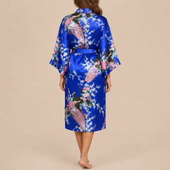 La boutique du peignoir Peignoir Kimono Femme - Court en Satin à Paons, Bleu Roi
