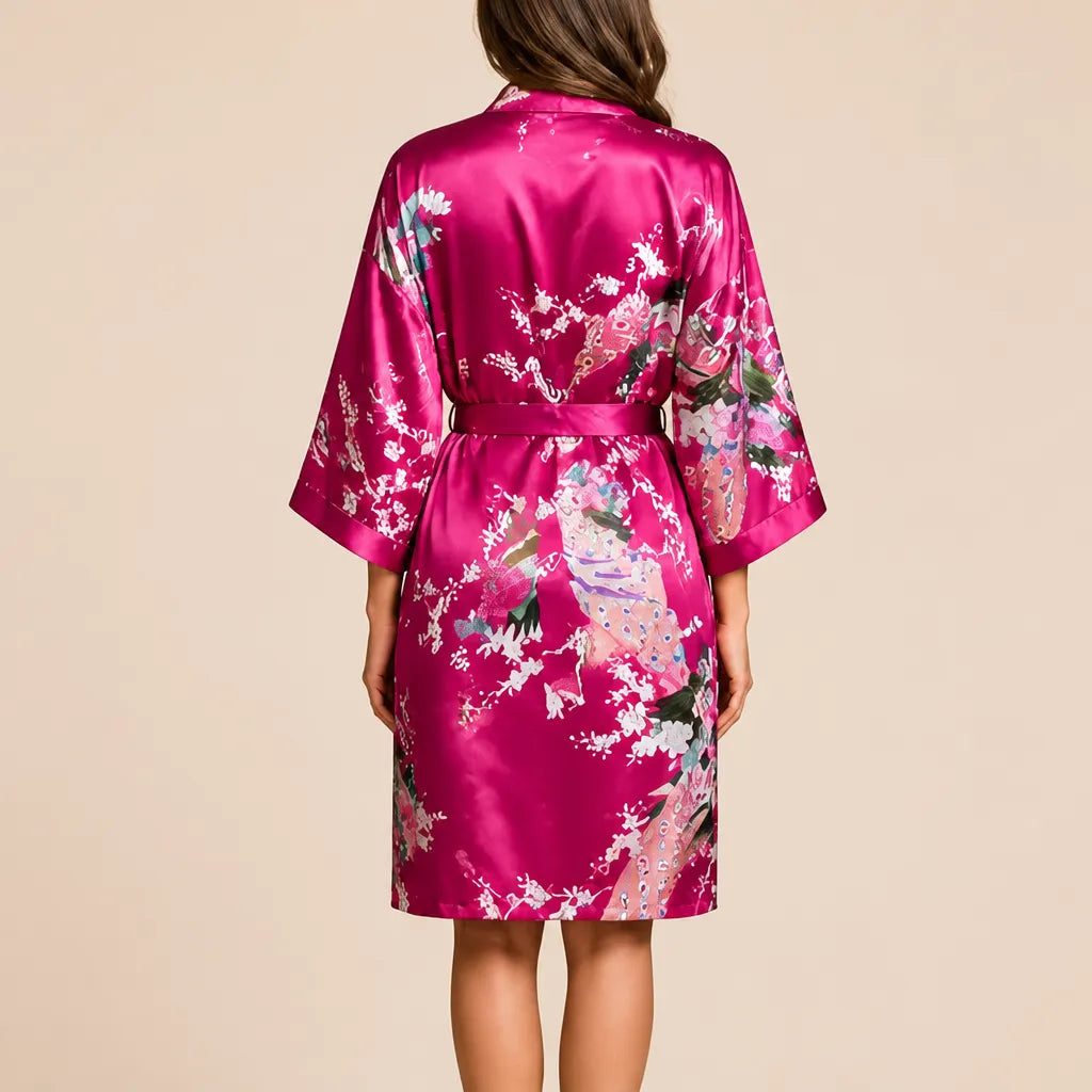 La boutique du peignoir Peignoir Kimono Femme - Court en Satin à Paons, Fuchsia