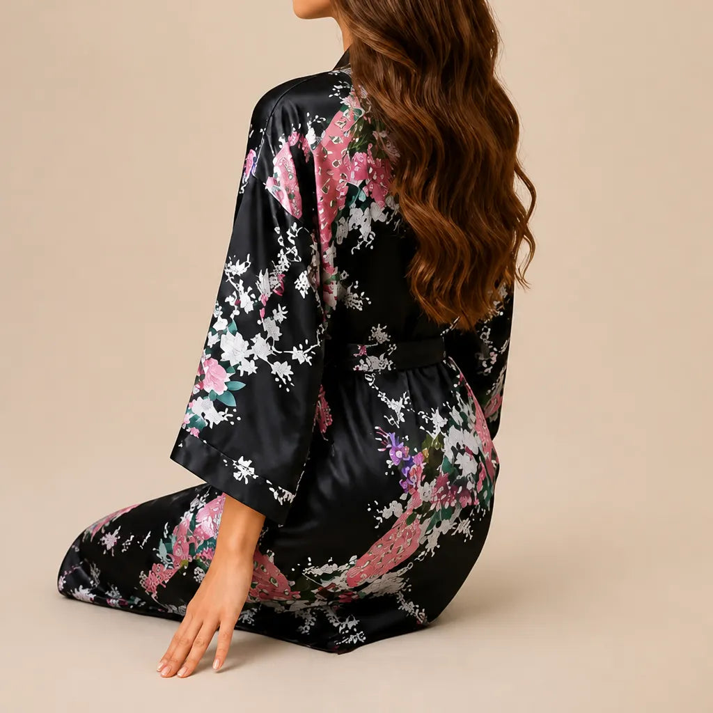 La boutique du peignoir Peignoir Kimono Femme - Court en Satin à Paons, Noir