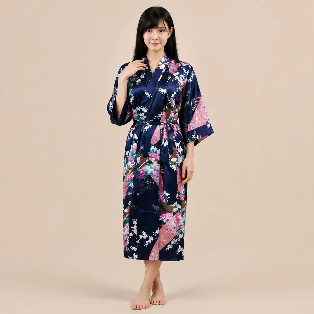 La boutique du peignoir Peignoir Kimono Femme - Long en Satin à Paons, Bleu Marine