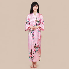 La boutique du peignoir Peignoir Kimono Femme - Long en Satin à Paons, Rose Poudré