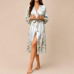 La boutique du peignoir Peignoir Satin Femme - Long à Branches Fleuries, Gris Perle